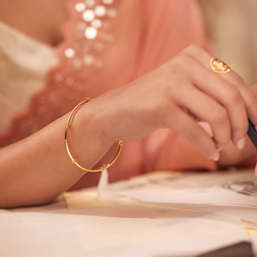 Stylish gold Bangles