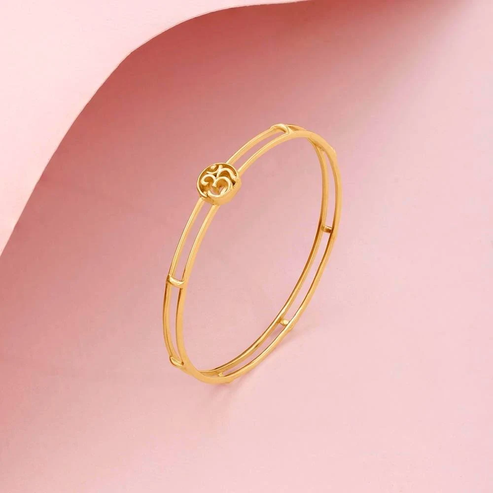 Om Aura Gold Bangle