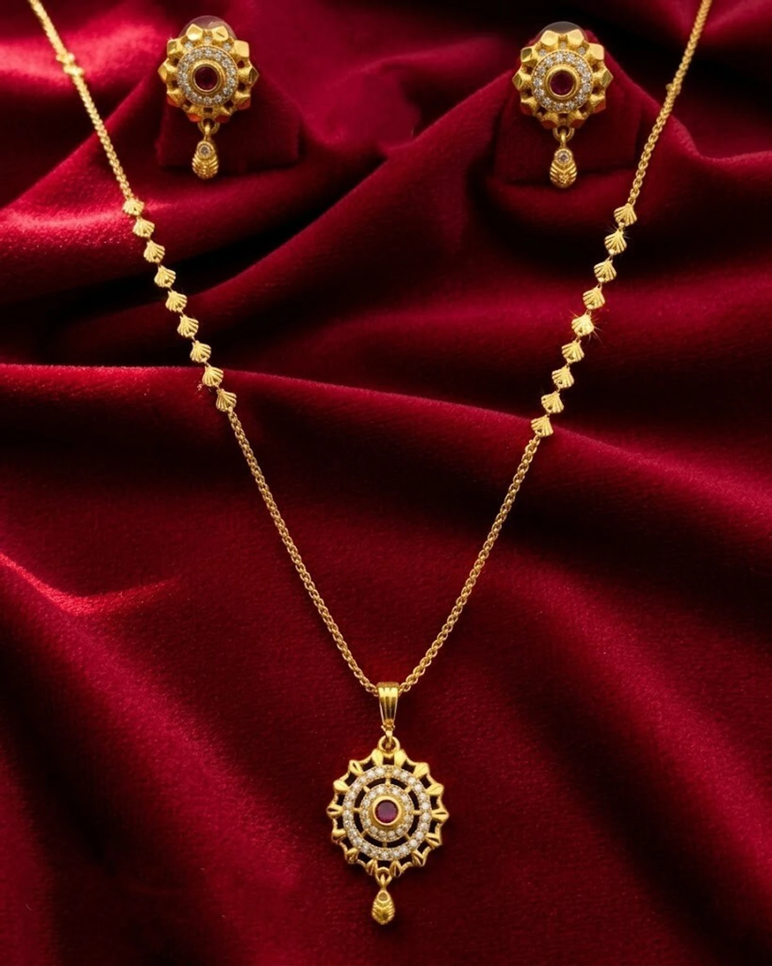 GR Jewellery Brass Gold-plated Gold Jewel Set (Pack of 1)