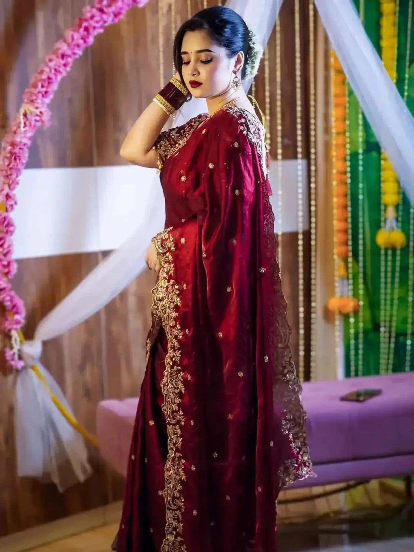 QVIDYA Embroidered, Embellished Bollywood Jimmy Jimmy, Satin Saree (Maroon)
