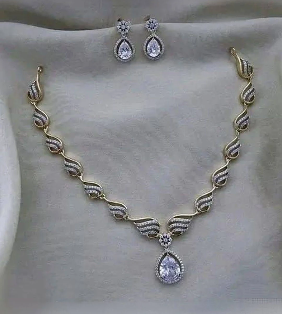 FANCY KF Gold-Plated Artificial Stones and Beads Jewellery Set