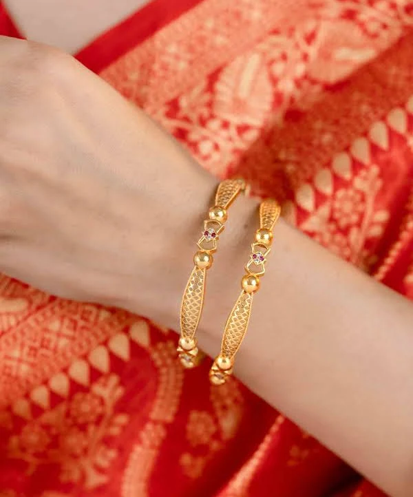 women Buy 1 Get 1 Free Anika Bangle