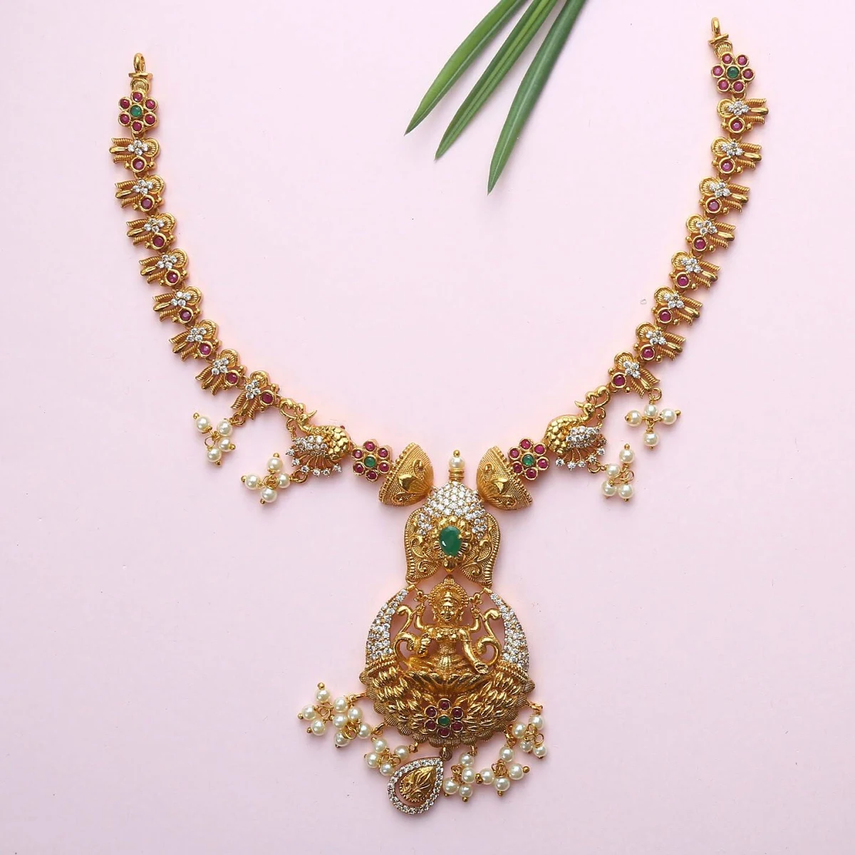Vaishnavi Antique Necklace Set