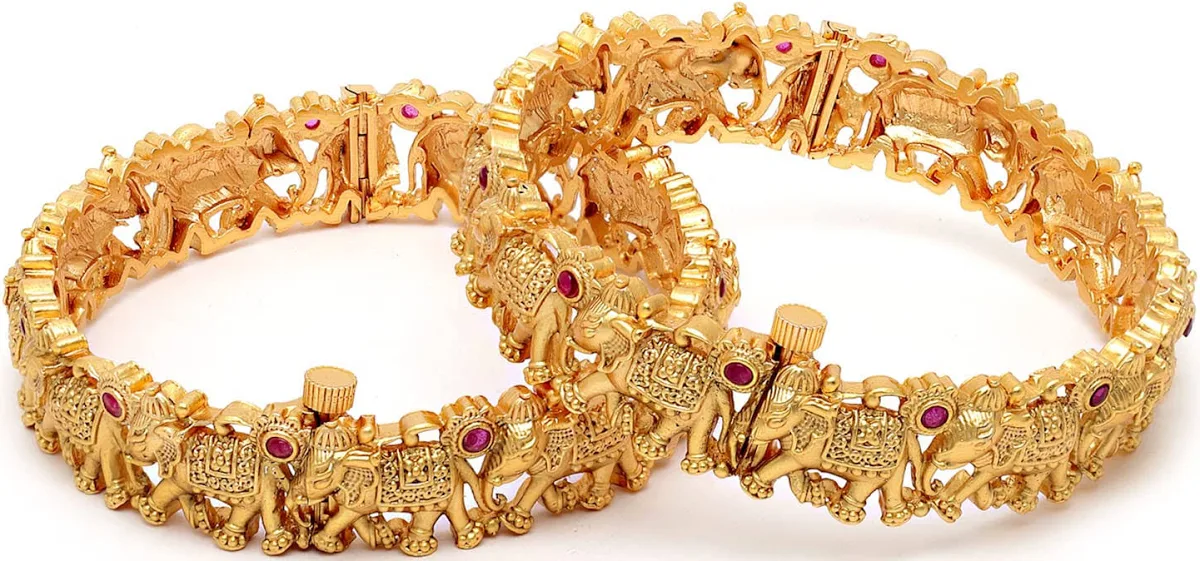Karatcart Antique Gold Plated Elephant Shape Rajwadi Temple Bangle Set for Women
