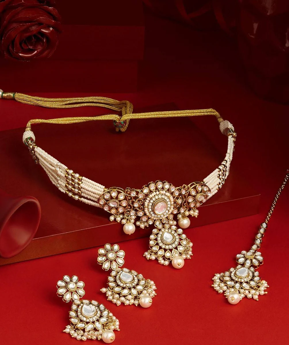 Zaveri Pearls Gold-Plated Kundan-Studded & Beaded Jewellery Set